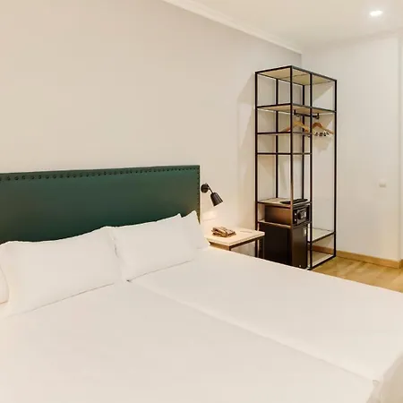 מלון Sercotel Casas De Mercaderes 3*